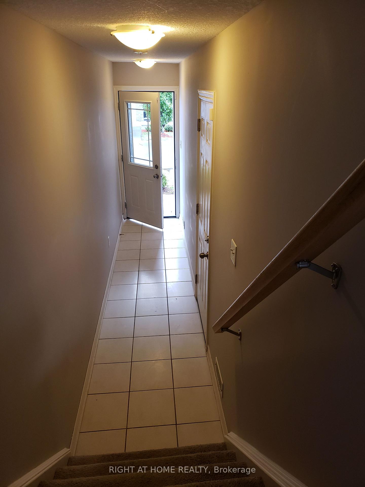 12 Poplar Drive 27, Cambridge — photo 2 of 5