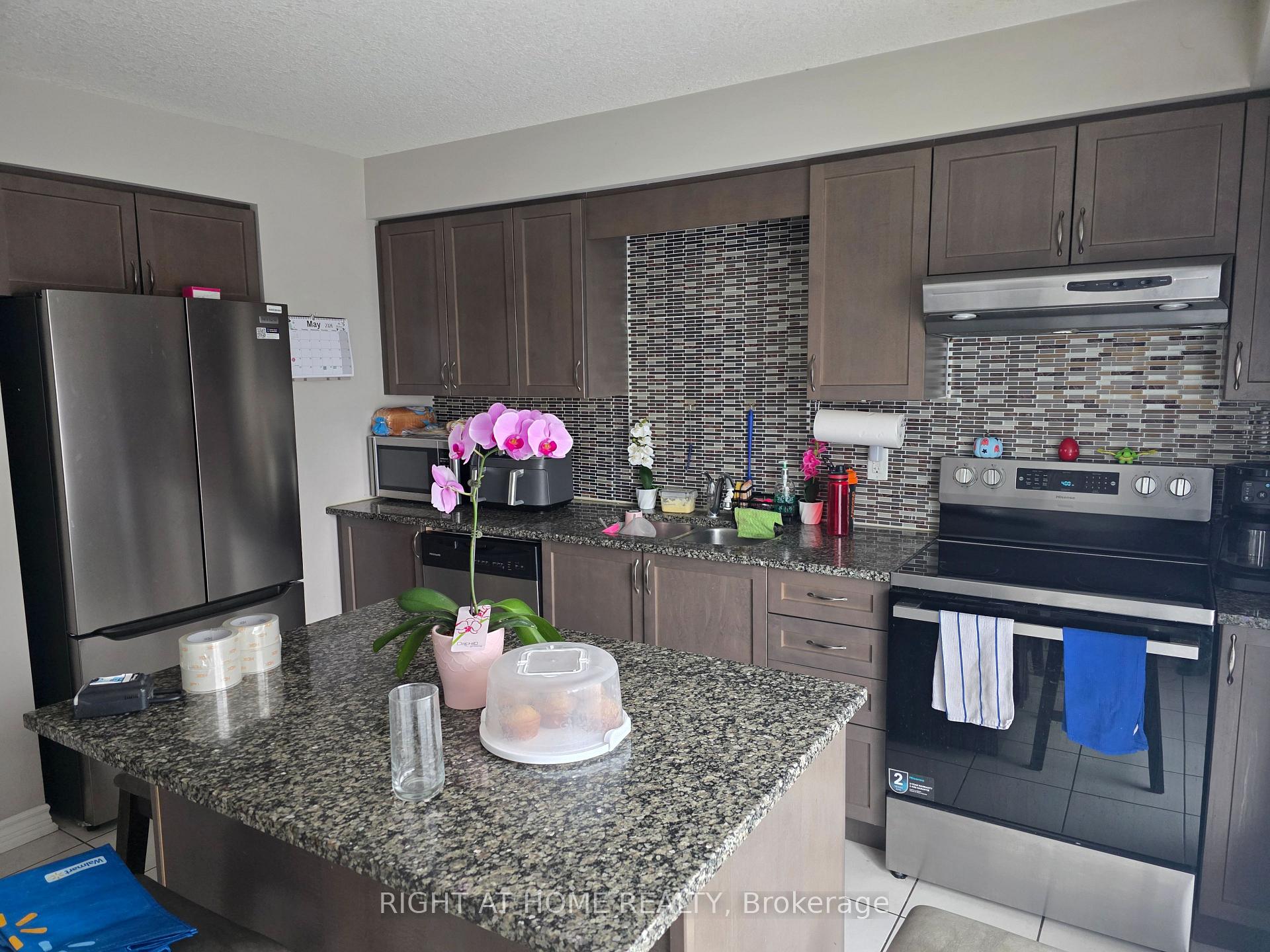 12 Poplar Drive 27, Cambridge — photo 5 of 5