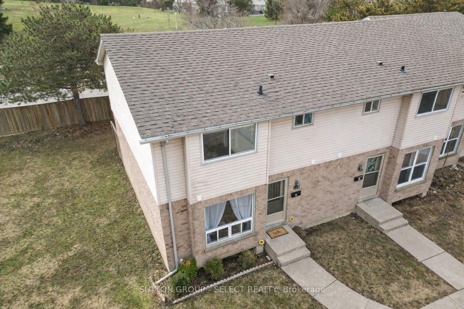 757 Wharncliffe Road 27, London South — photo 2 of 5