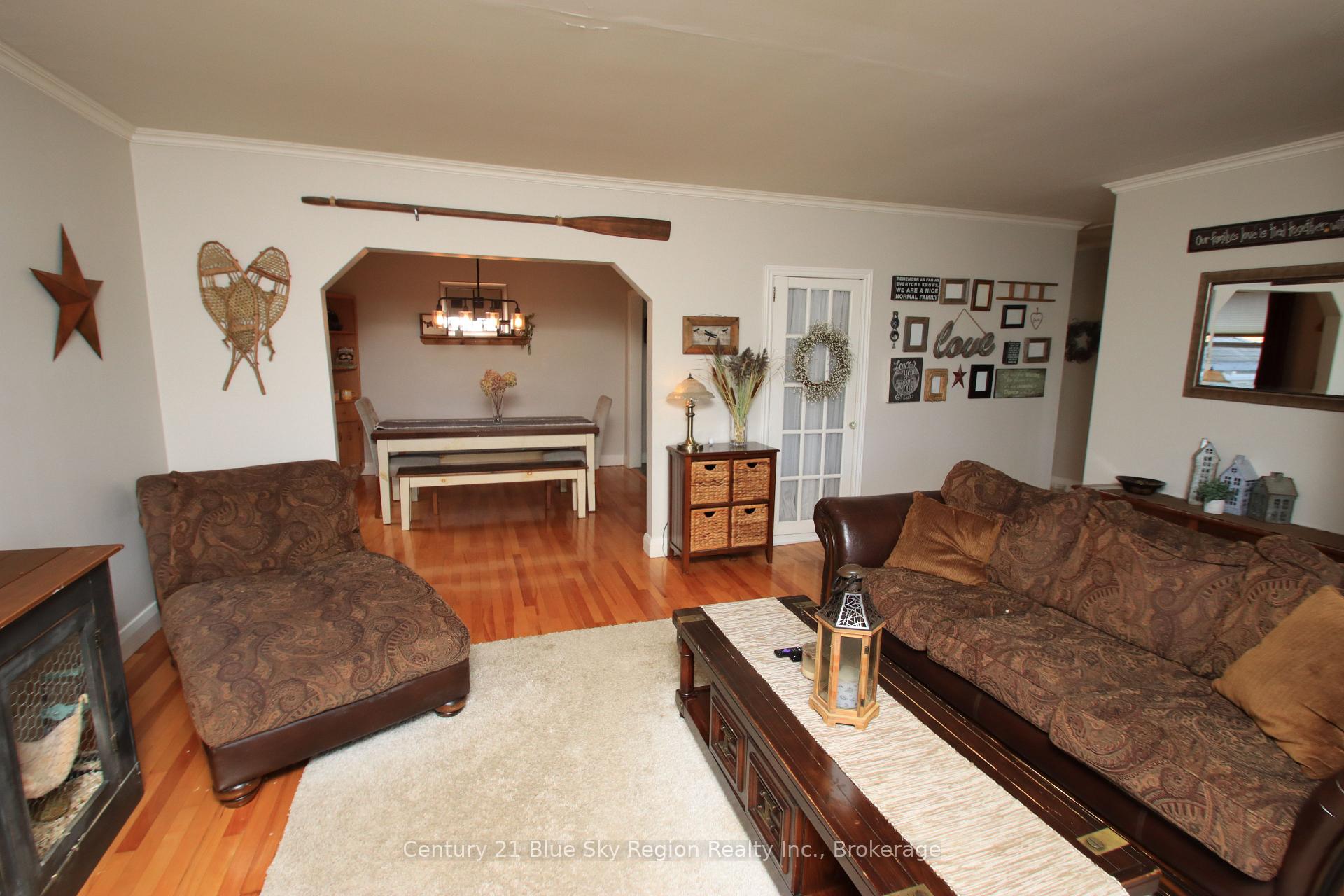 773 Scollard Street, North Bay — photo 3 of 5