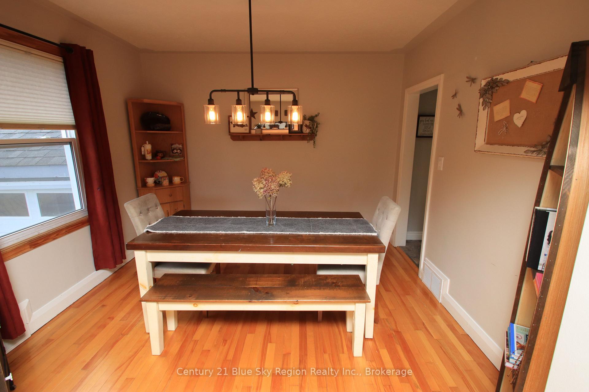 773 Scollard Street, North Bay — photo 4 of 5
