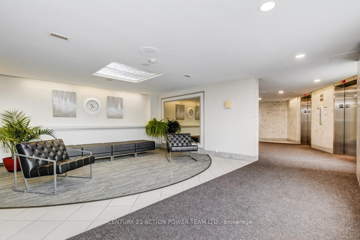915 Elmsmere Road 1106, Beacon Hill North - South and Area — photo 4 of 5