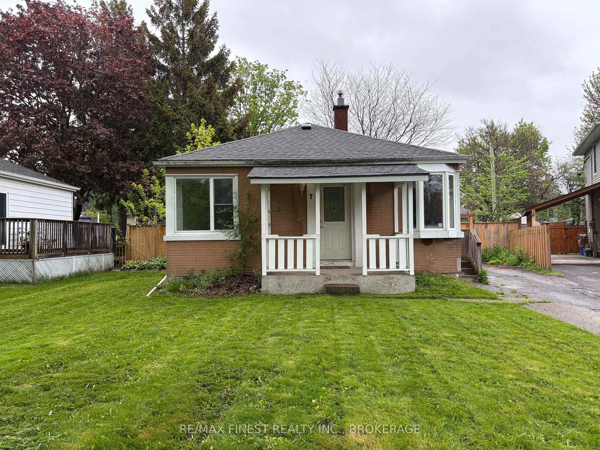 7 Alamein Drive, Kingston — photo 2 of 5