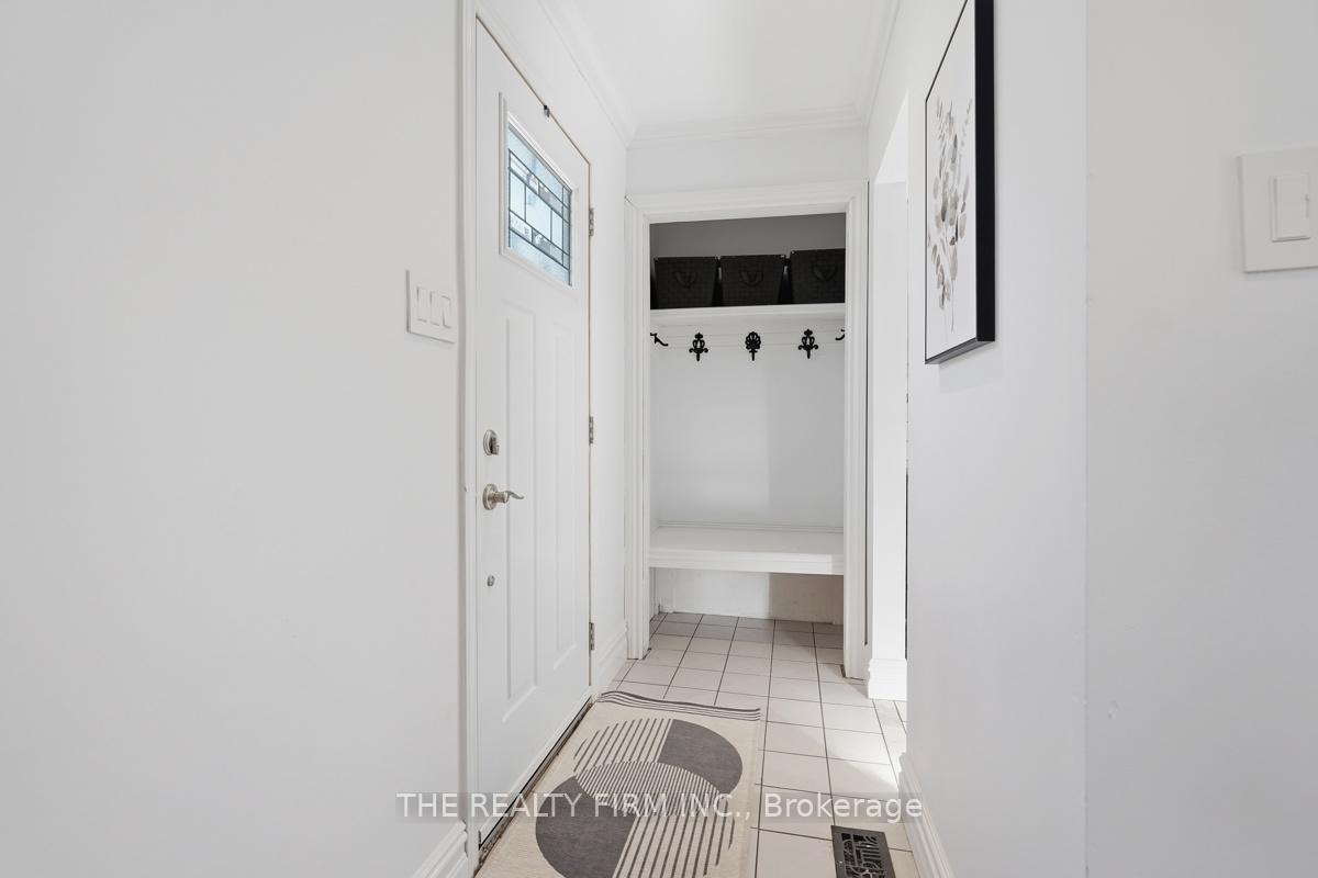 923 Willow Lane, London South — photo 5 of 5
