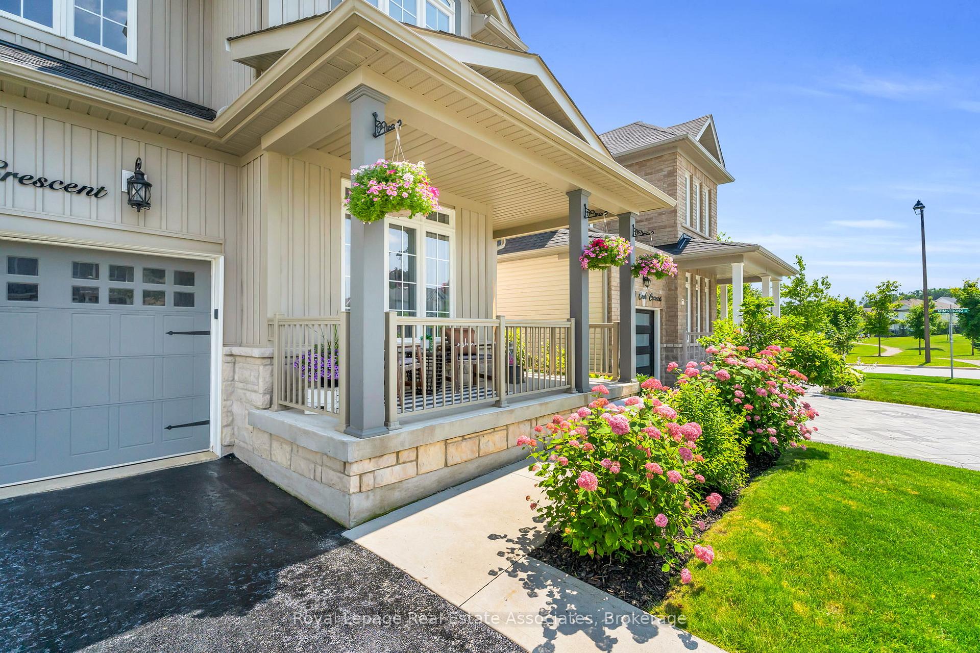 704 Cook Crescent, Shelburne — photo 2 of 5