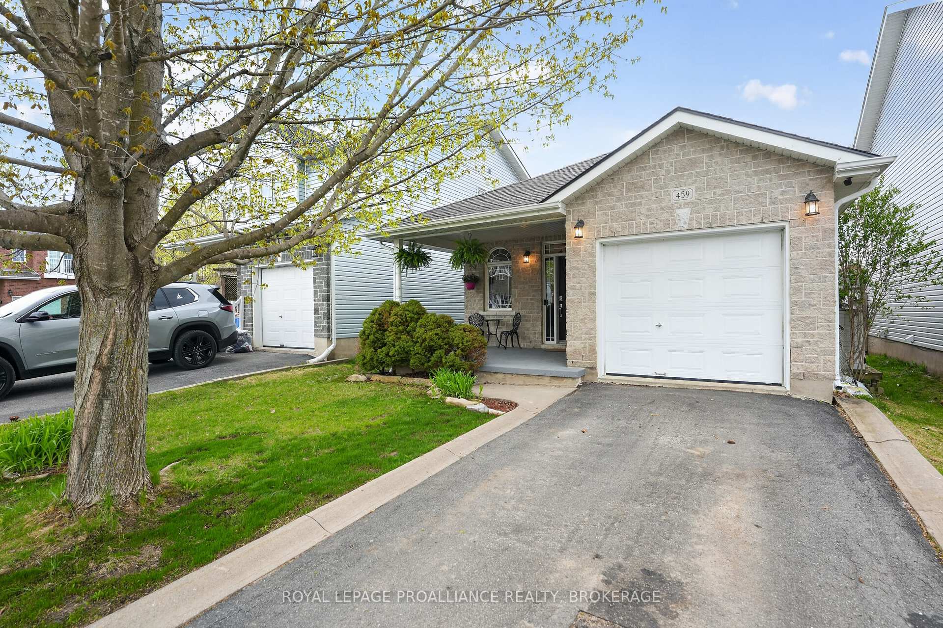 459 Maureen Street, Kingston — photo 2 of 5