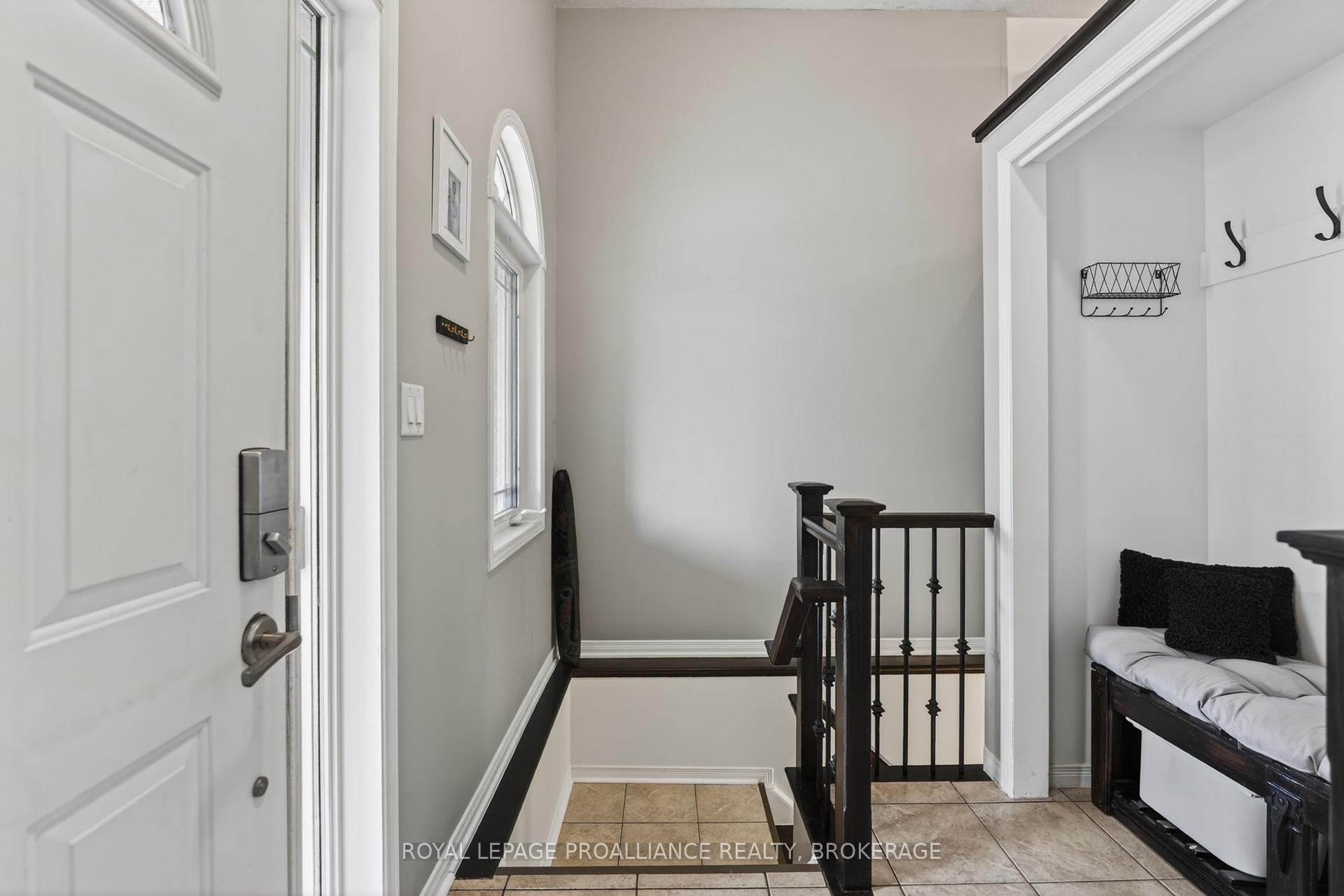 459 Maureen Street, Kingston — photo 5 of 5