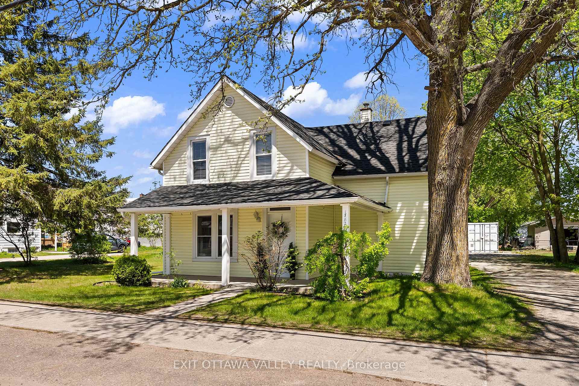 1782 Beachburg Road, Whitewater Region — photo 2 of 5