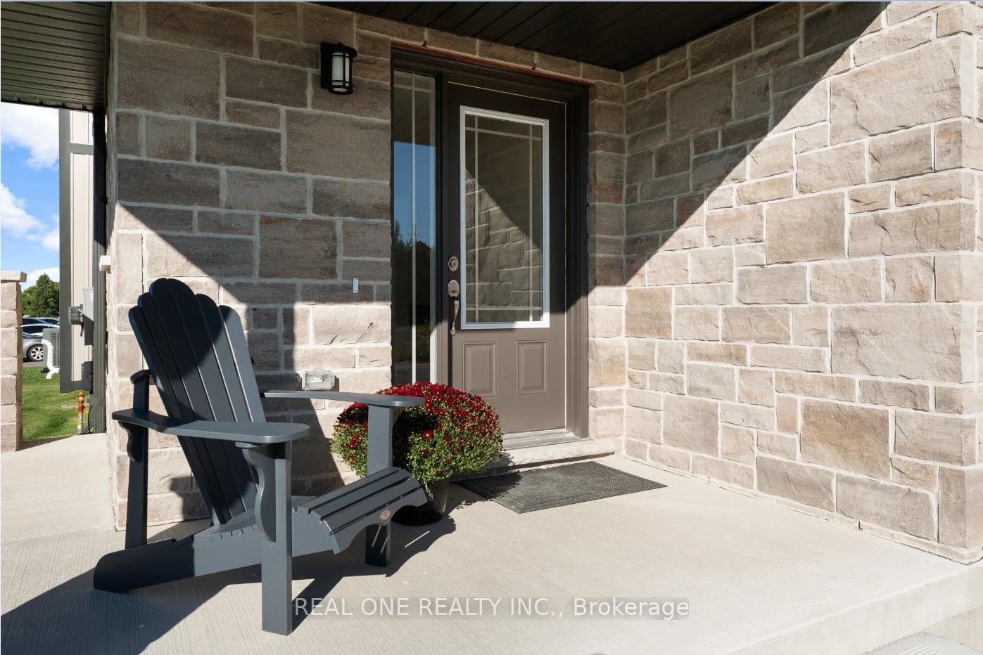 79 Harrison Drive, Cambridge — photo 3 of 5