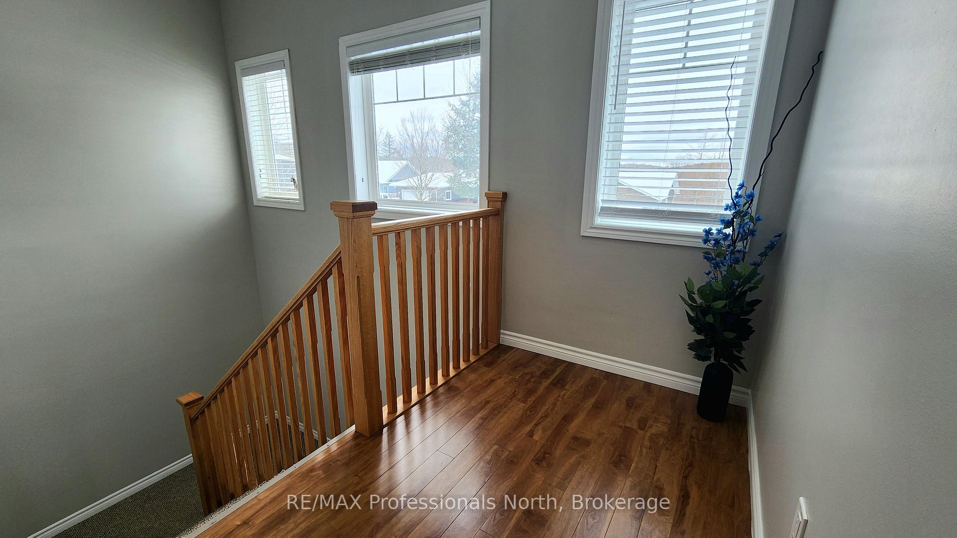 33 Goodwin Drive, Huntsville — photo 4 of 5