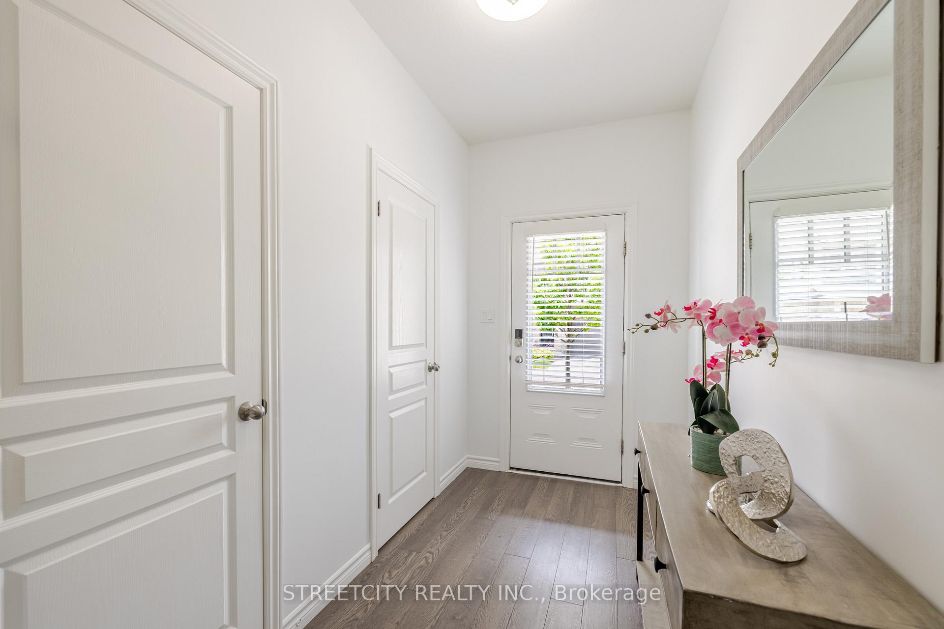 1924 Cedarhollow Boulevard 99, London North — photo 5 of 5