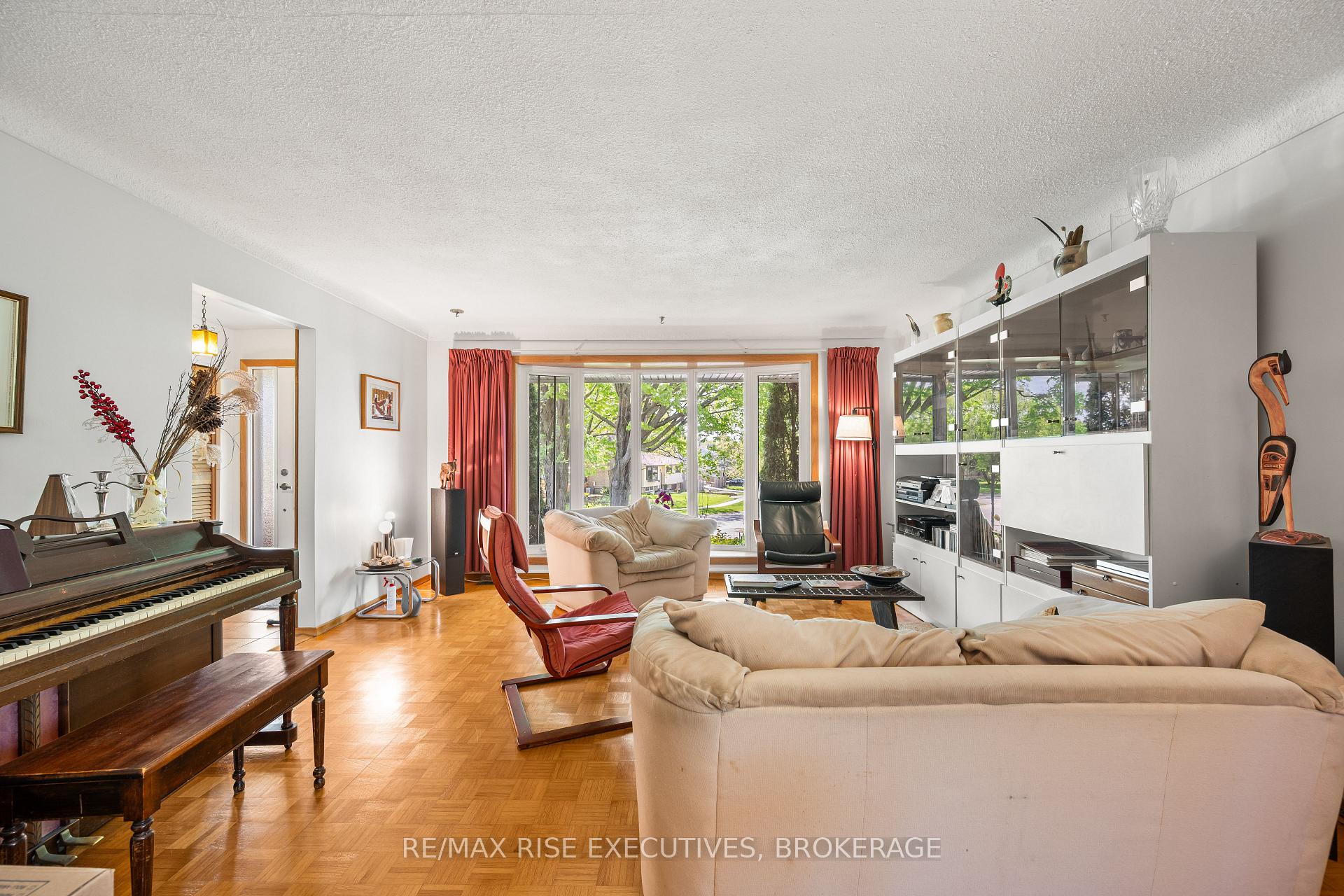 707 Laidlaw Crescent, Kingston — photo 5 of 5