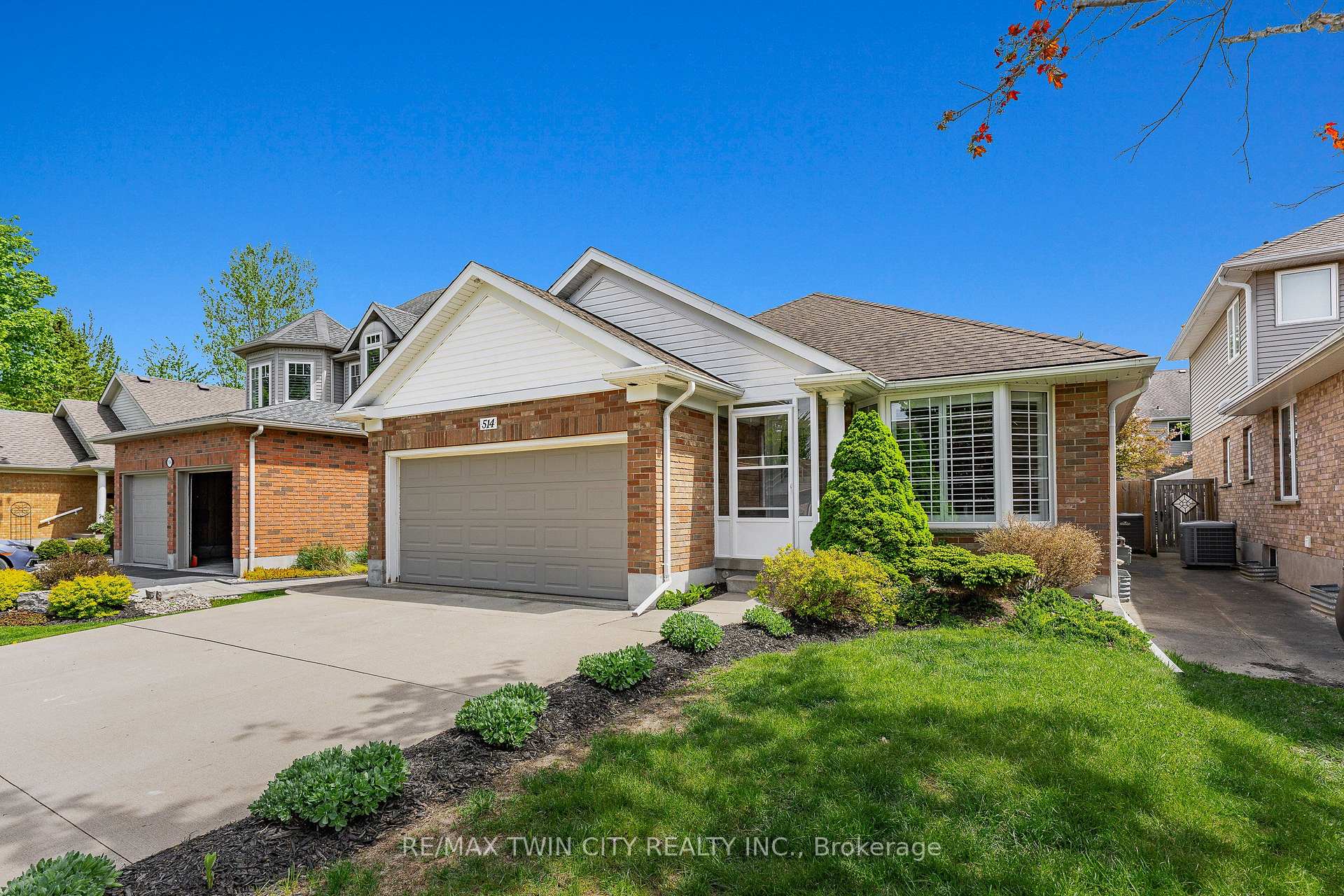 514 Brentcliffe Drive, Waterloo — photo 3 of 5
