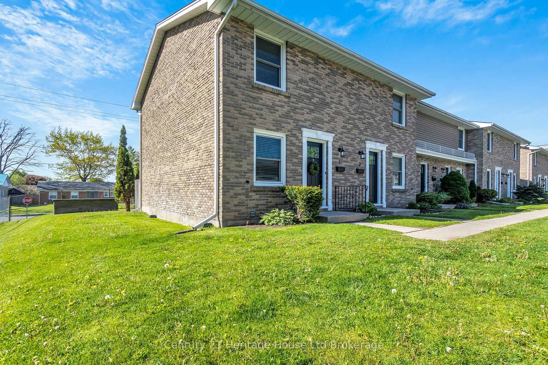 144 Concession Street E 1, Tillsonburg — photo 2 of 5