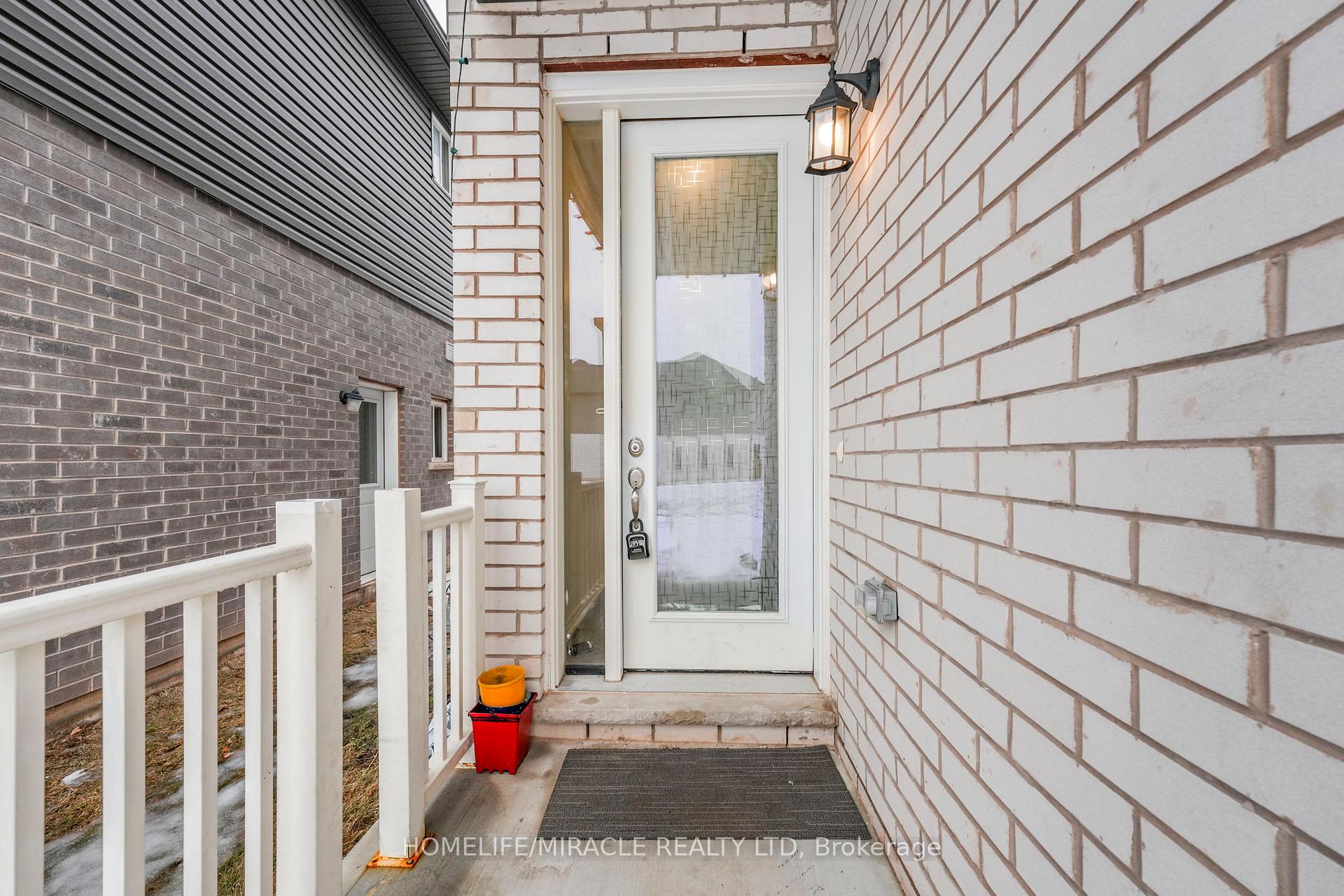 35 Caroline Street, Welland — photo 2 of 5