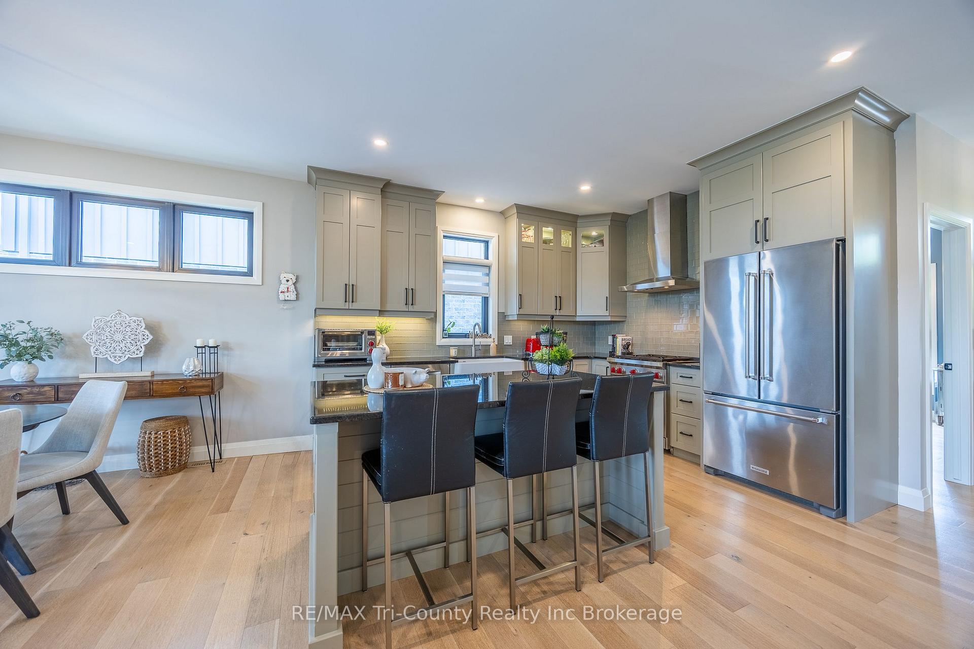 18 Belmont Avenue, Tillsonburg — photo 5 of 5