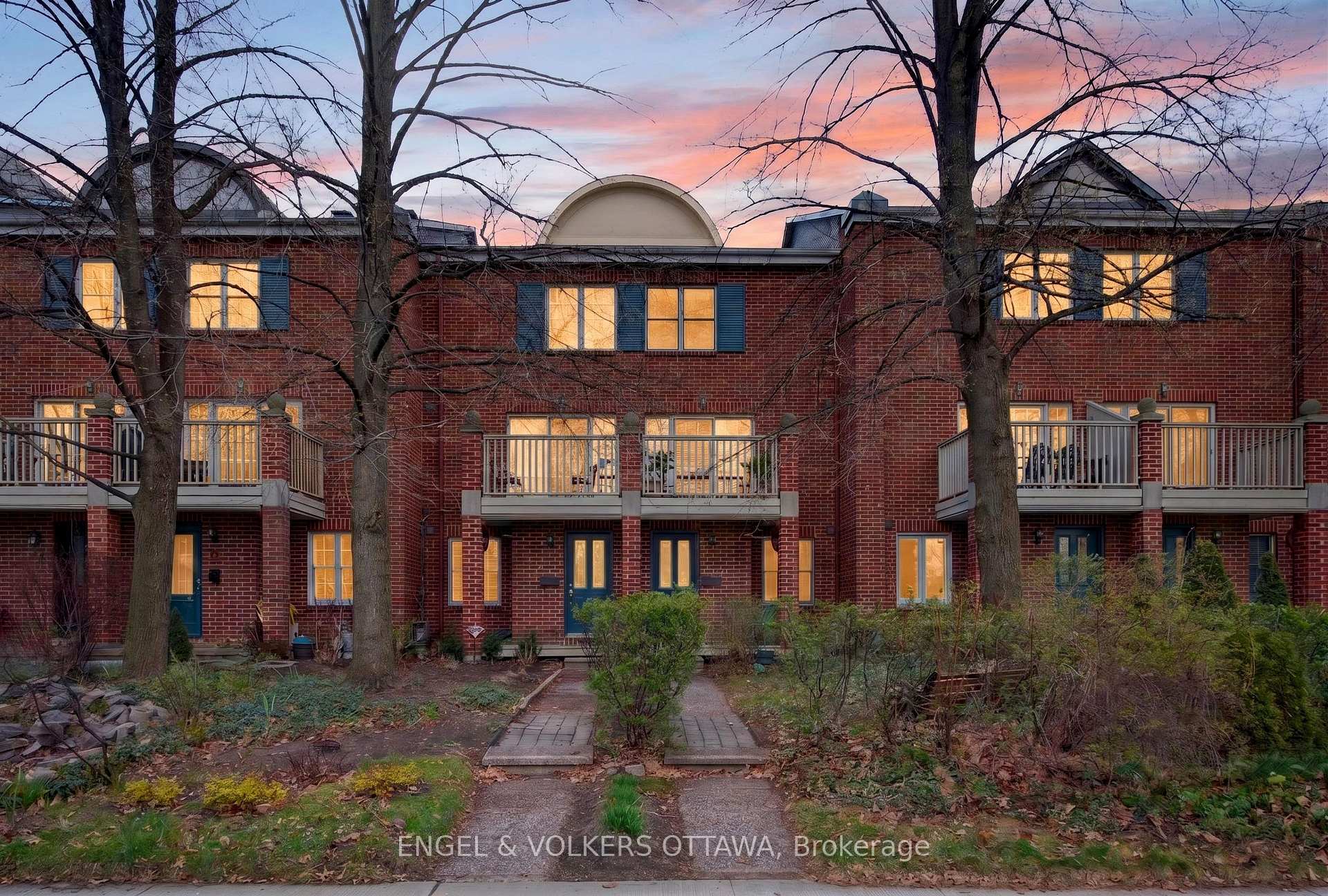 36 Brigadier Private, Lower Town - Sandy Hill — photo 2 of 5