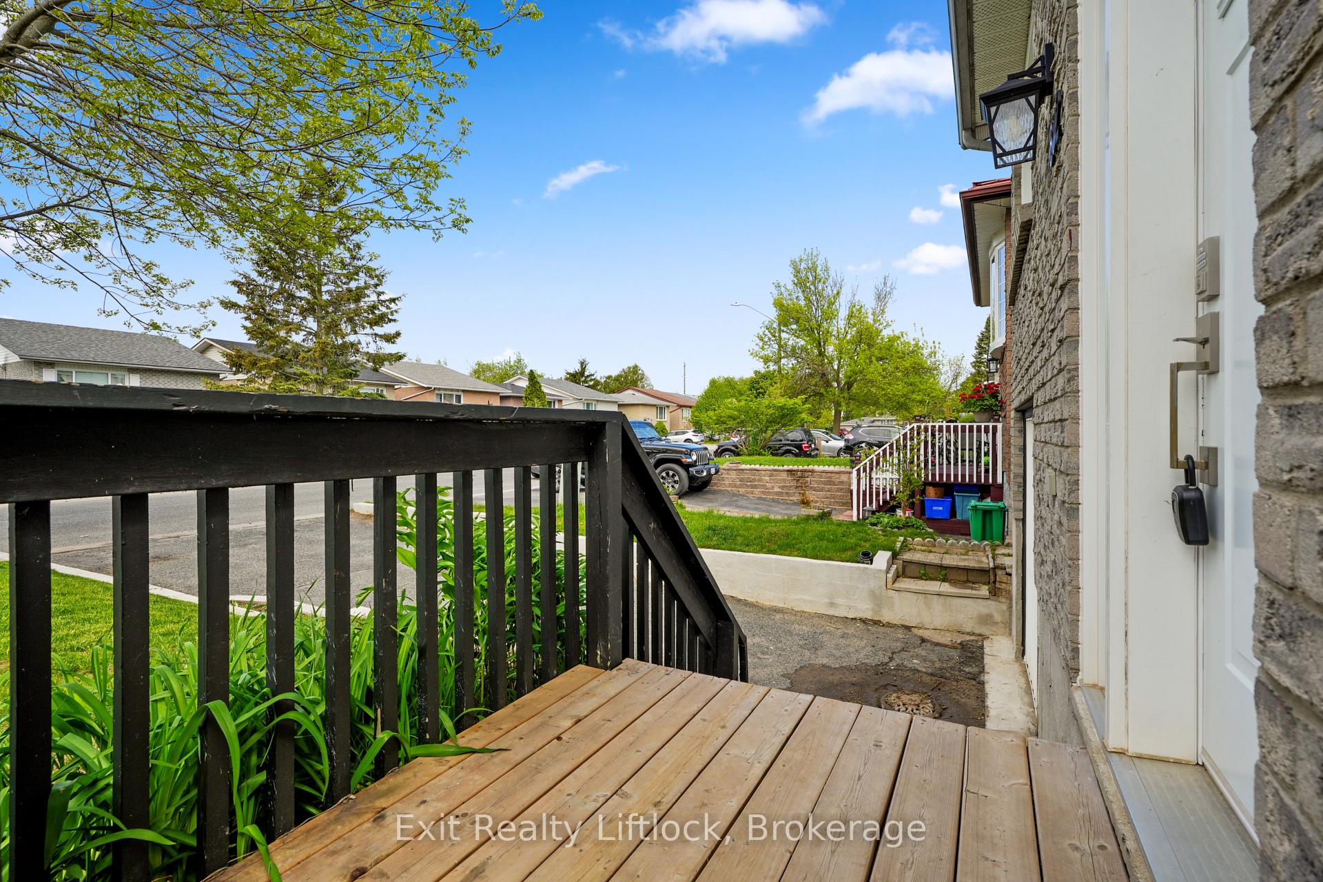 802 Mountain Ash Road, Peterborough — photo 3 of 5