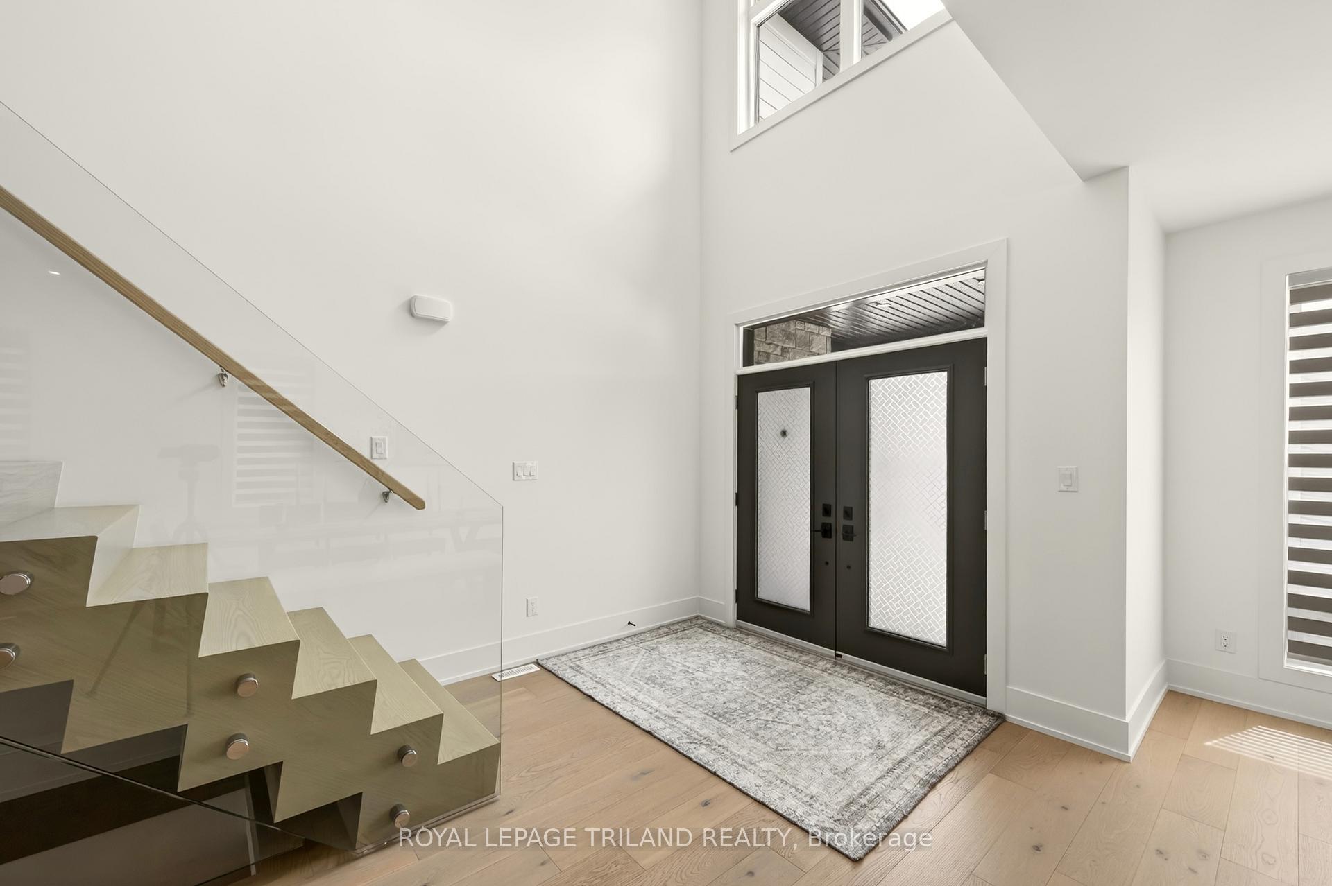 2244 Red Thorne Avenue, London South — photo 5 of 5