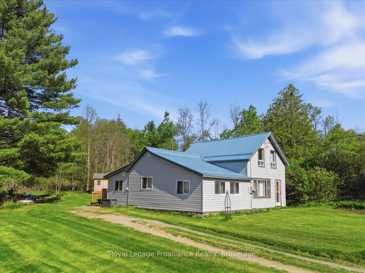 23 Brown Avenue, Madoc — photo 2 of 5