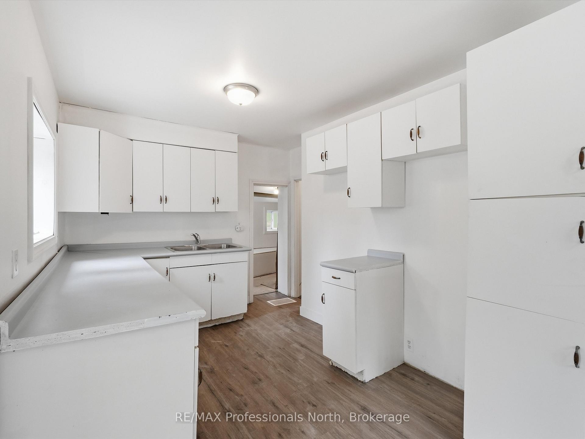 6 Kitchen Road N, Huntsville — photo 2 of 5