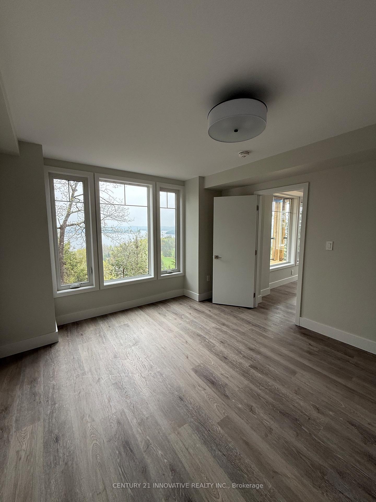 3 Tree Tops Lane 101, Huntsville — photo 2 of 5