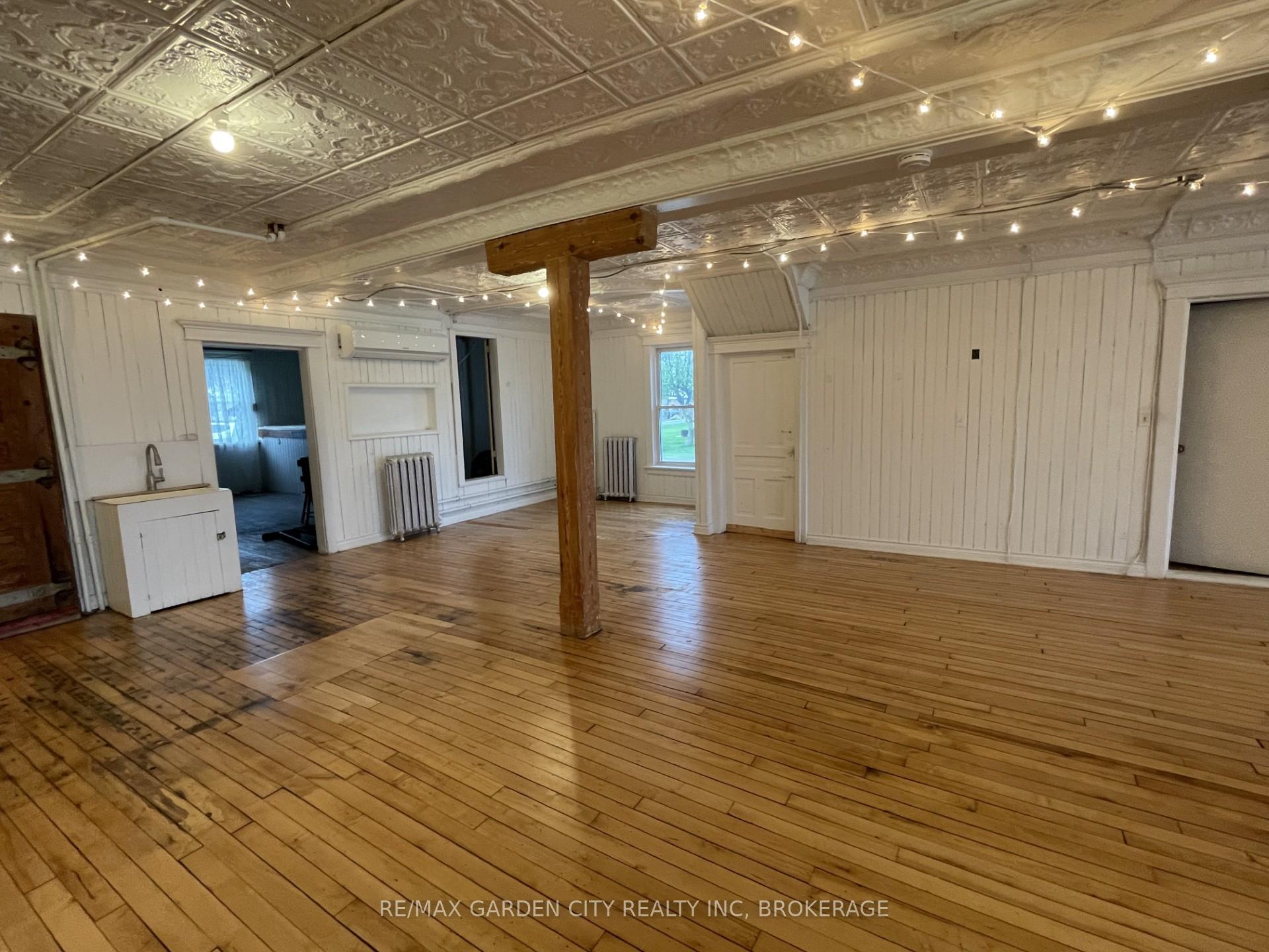 4227 VICTORIA Avenue, Lincoln — photo 3 of 5