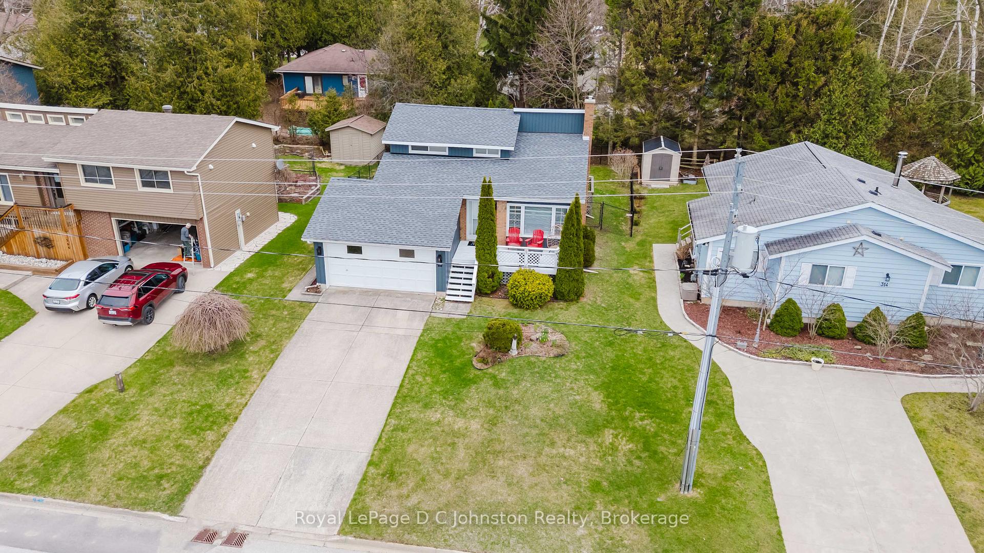 310 Albert Street S, Saugeen Shores — photo 2 of 5