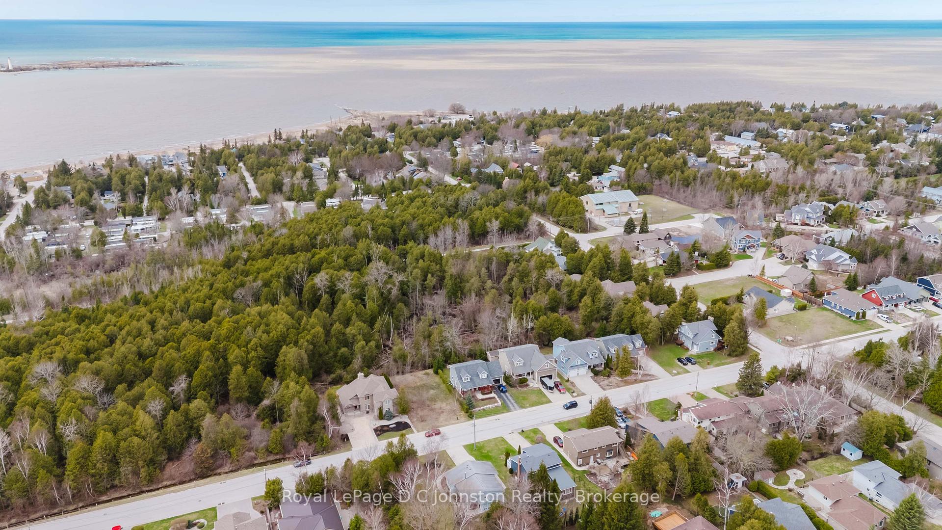 310 Albert Street S, Saugeen Shores — photo 4 of 5