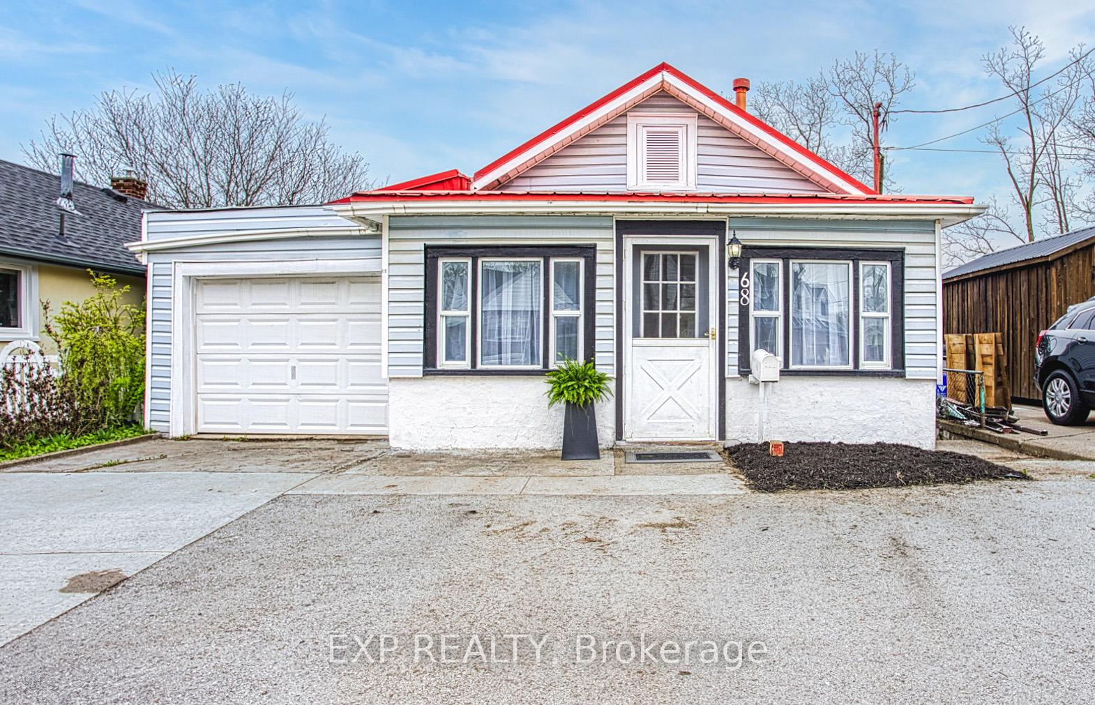 68 Riverside Drive, Welland — photo 2 of 5