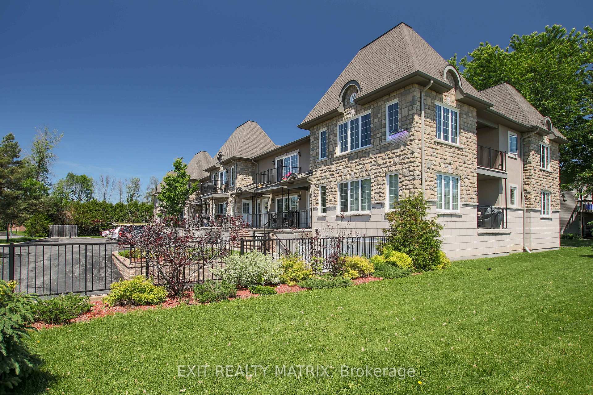 92 LAPOINTE Street 8, Russell, ON K0A 1W0 — Russell, Ontario