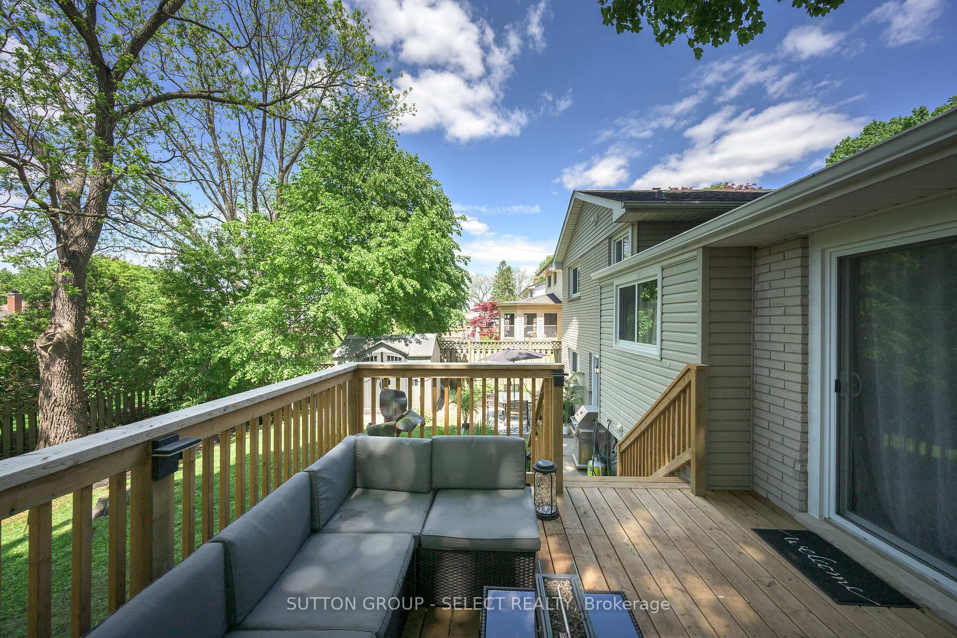 35 Maxwell Crescent, London North — photo 4 of 5