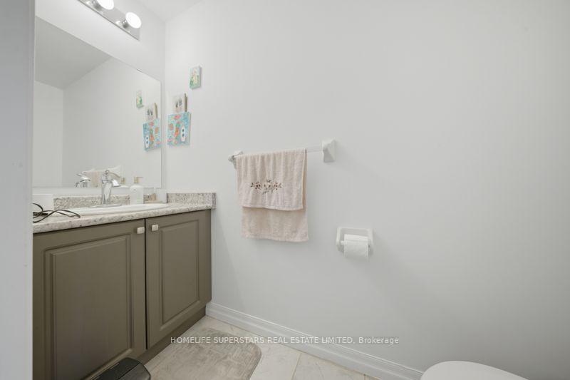 135 Hardcastle Drive, Waterloo — photo 5 of 5