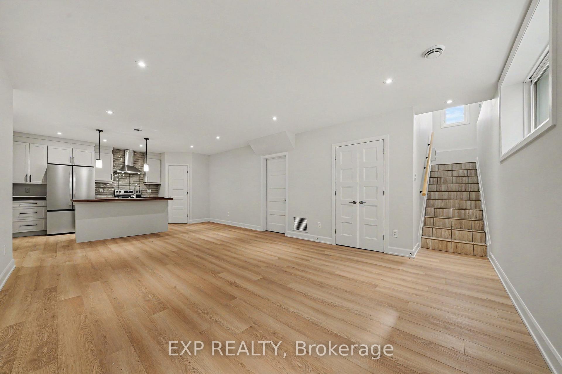 488 Falcon Lane B, Russell — photo 4 of 5