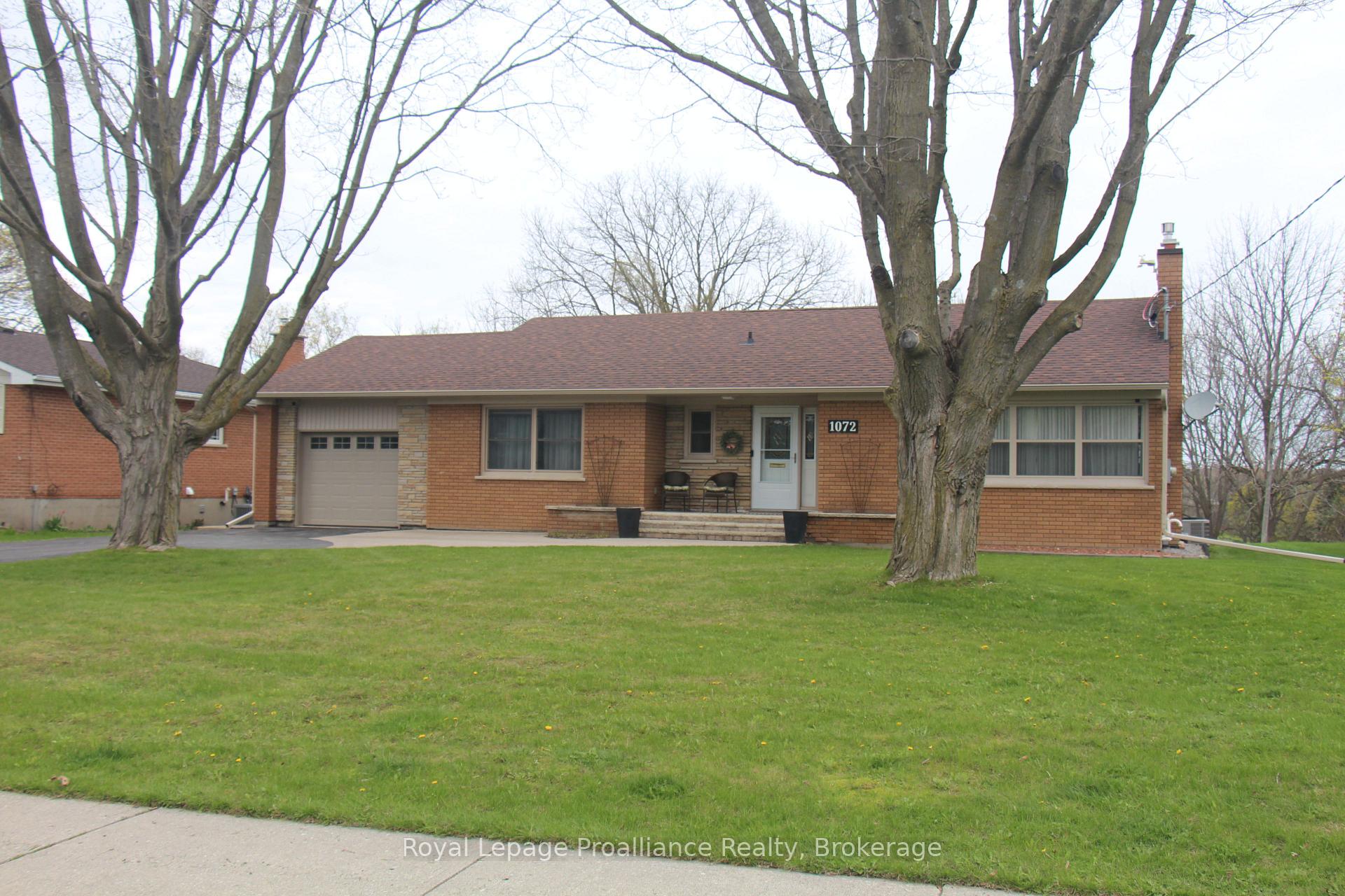 1072 Ontario Street, Cobourg — photo 2 of 5