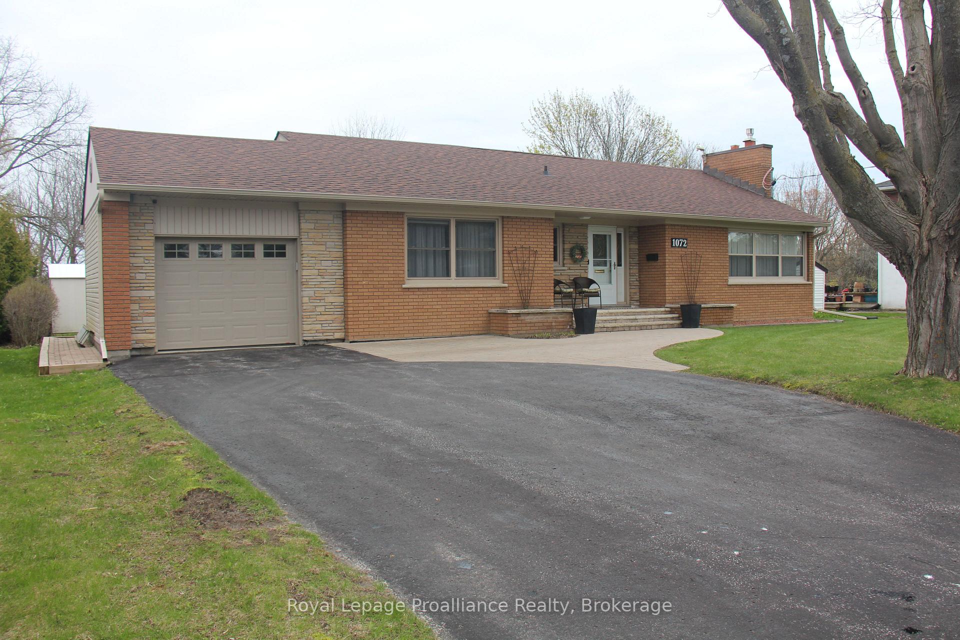 1072 Ontario Street, Cobourg — photo 3 of 5