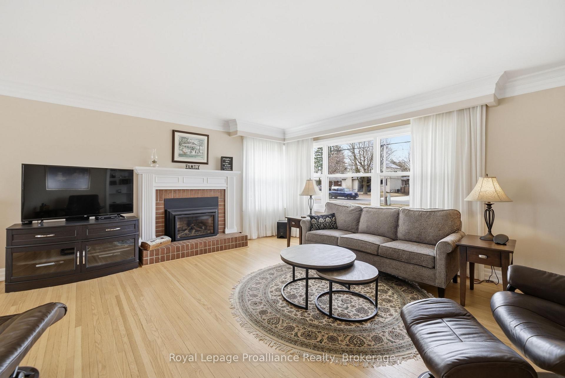 1072 Ontario Street, Cobourg — photo 5 of 5