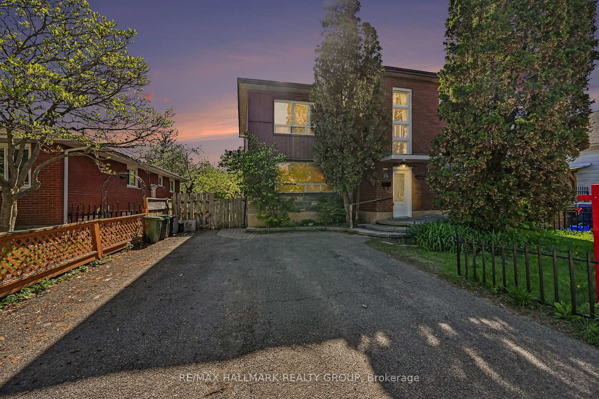 296 Britannia Road, Britannia - Lincoln Heights and Area, ON K2B 5X4 — Britannia - Lincoln Heights and Area, Ontario