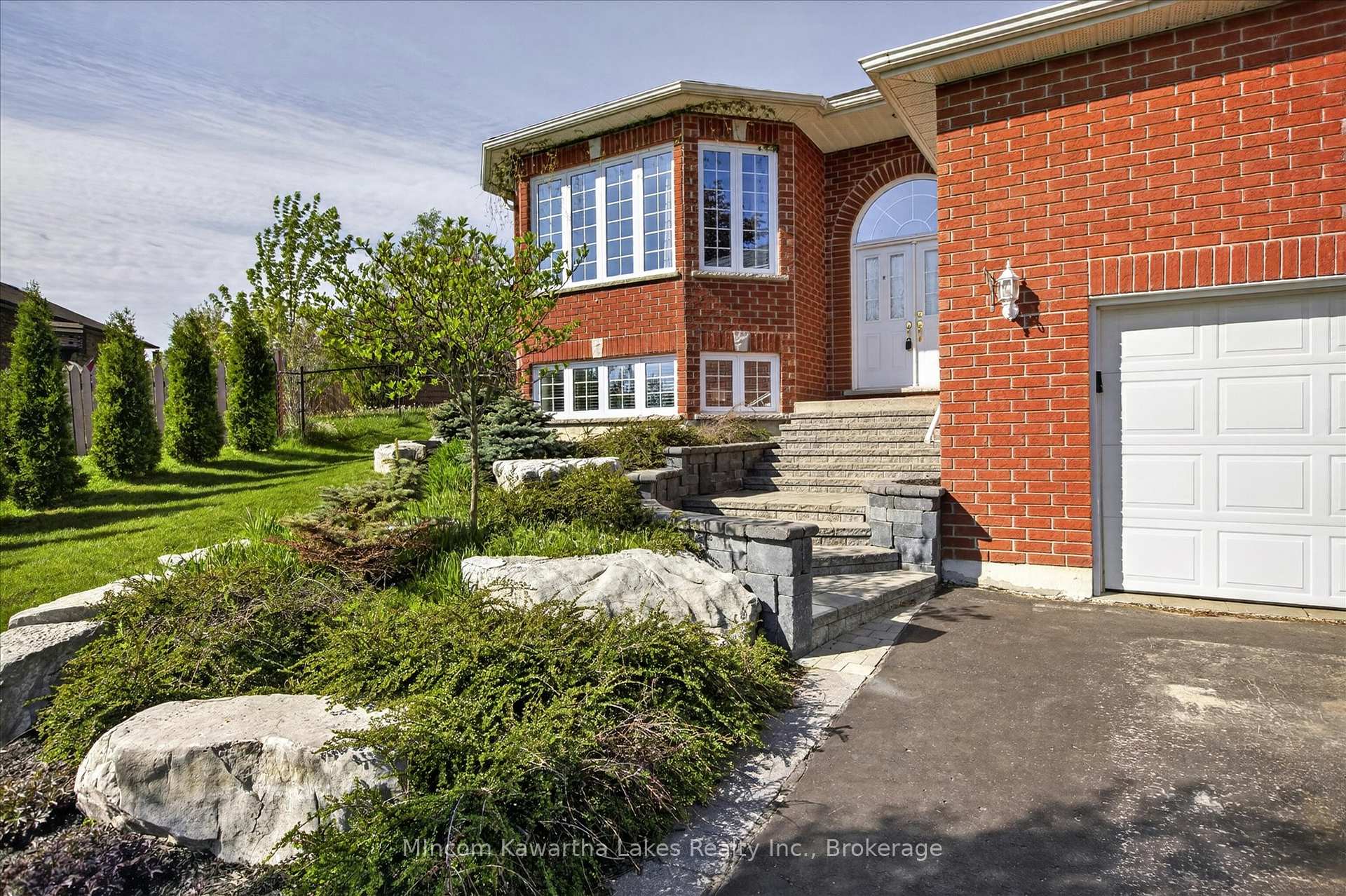 2301 Sumac Street, Peterborough — photo 2 of 5