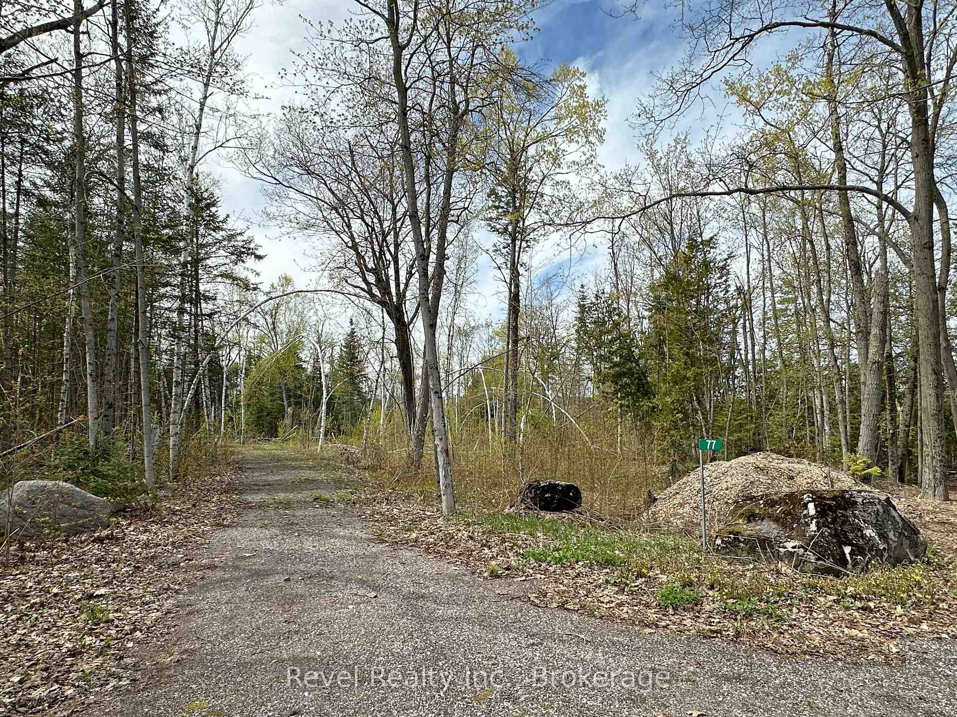 77 McNevan Drive, Kawartha Lakes — photo 2 of 5