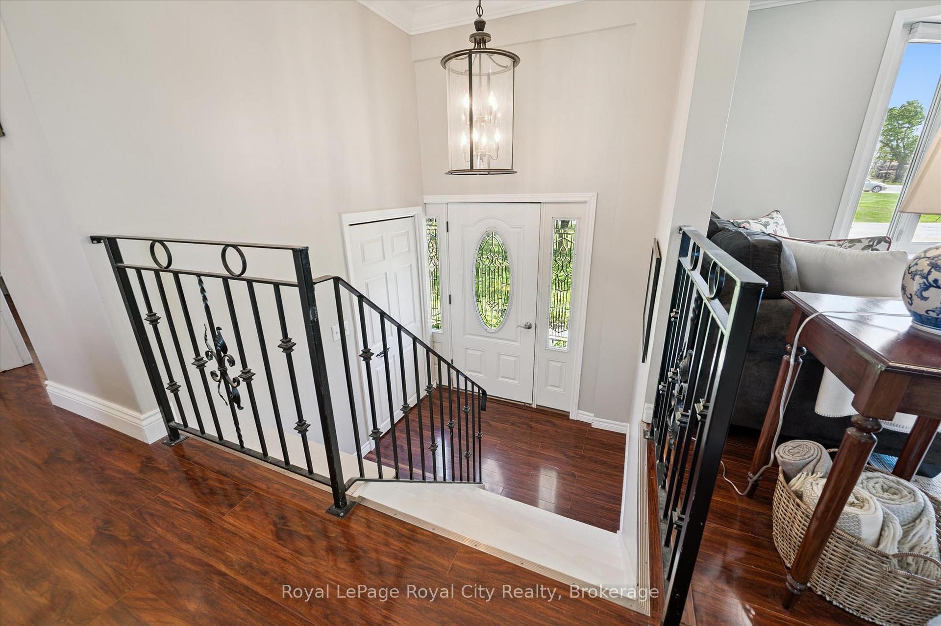 4 Macdonald Street, Centre Wellington — photo 4 of 5