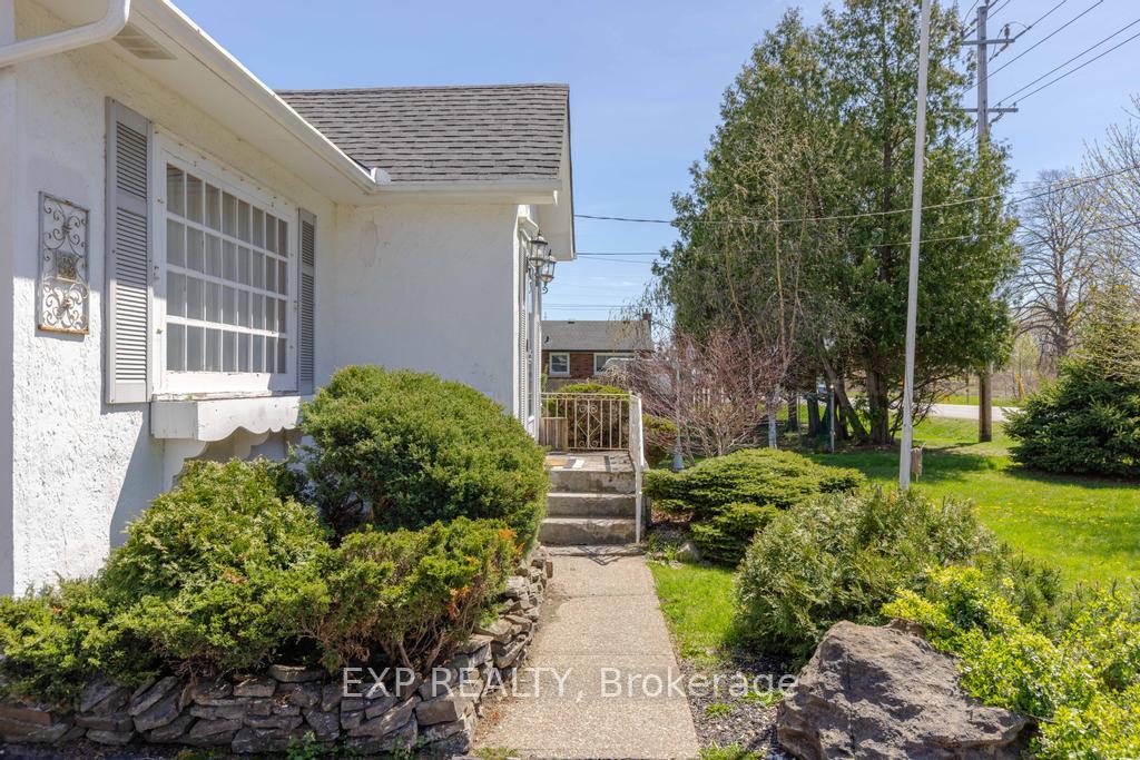 412 South Pelham Road, Welland — photo 3 of 5