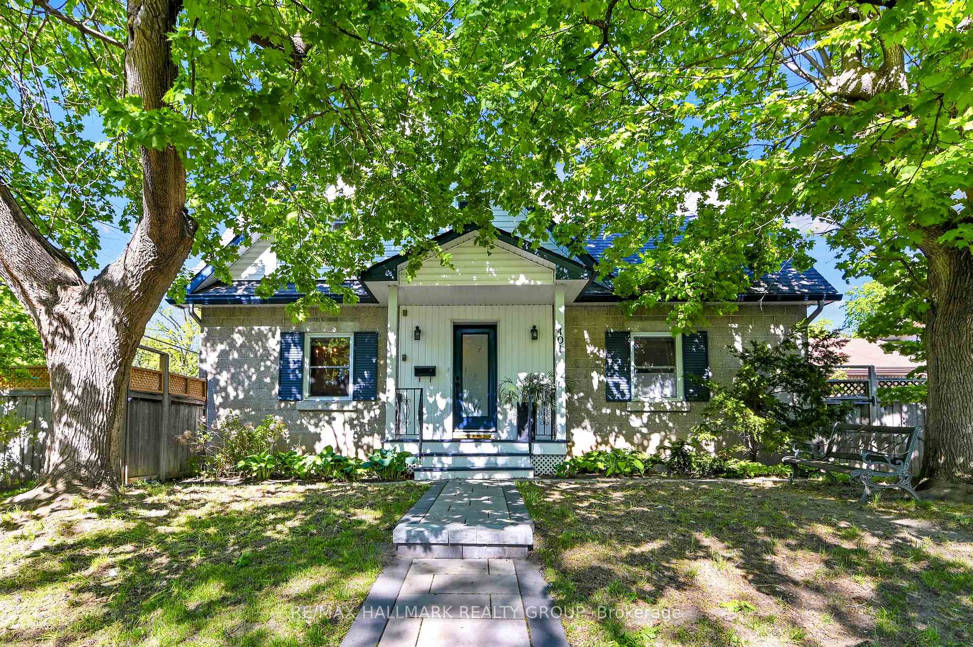 401 Richardson Avenue, Woodroffe, ON K2B 5G7 — Woodroffe, Ontario