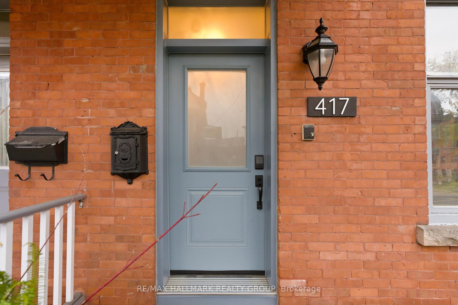 417 Daly Avenue, Lower Town - Sandy Hill — photo 2 of 5