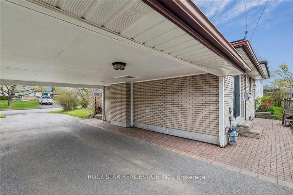 29 Heather Court, Welland — photo 2 of 5