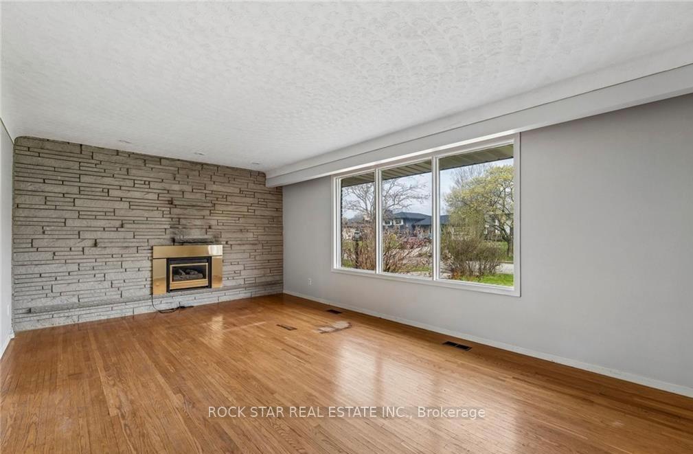 29 Heather Court, Welland — photo 3 of 5