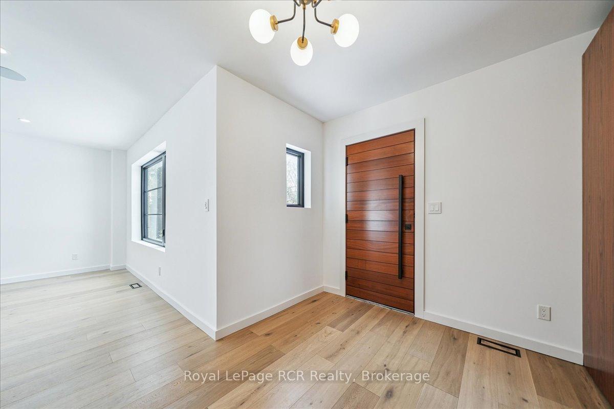 400 2nd Avenue W, Owen Sound — photo 5 of 5