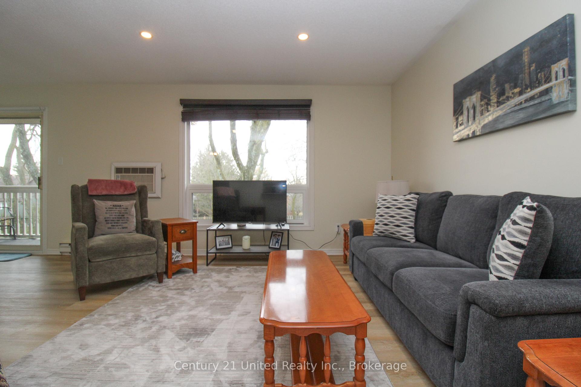 1110 Clonsilla Avenue 204, Peterborough — photo 5 of 5