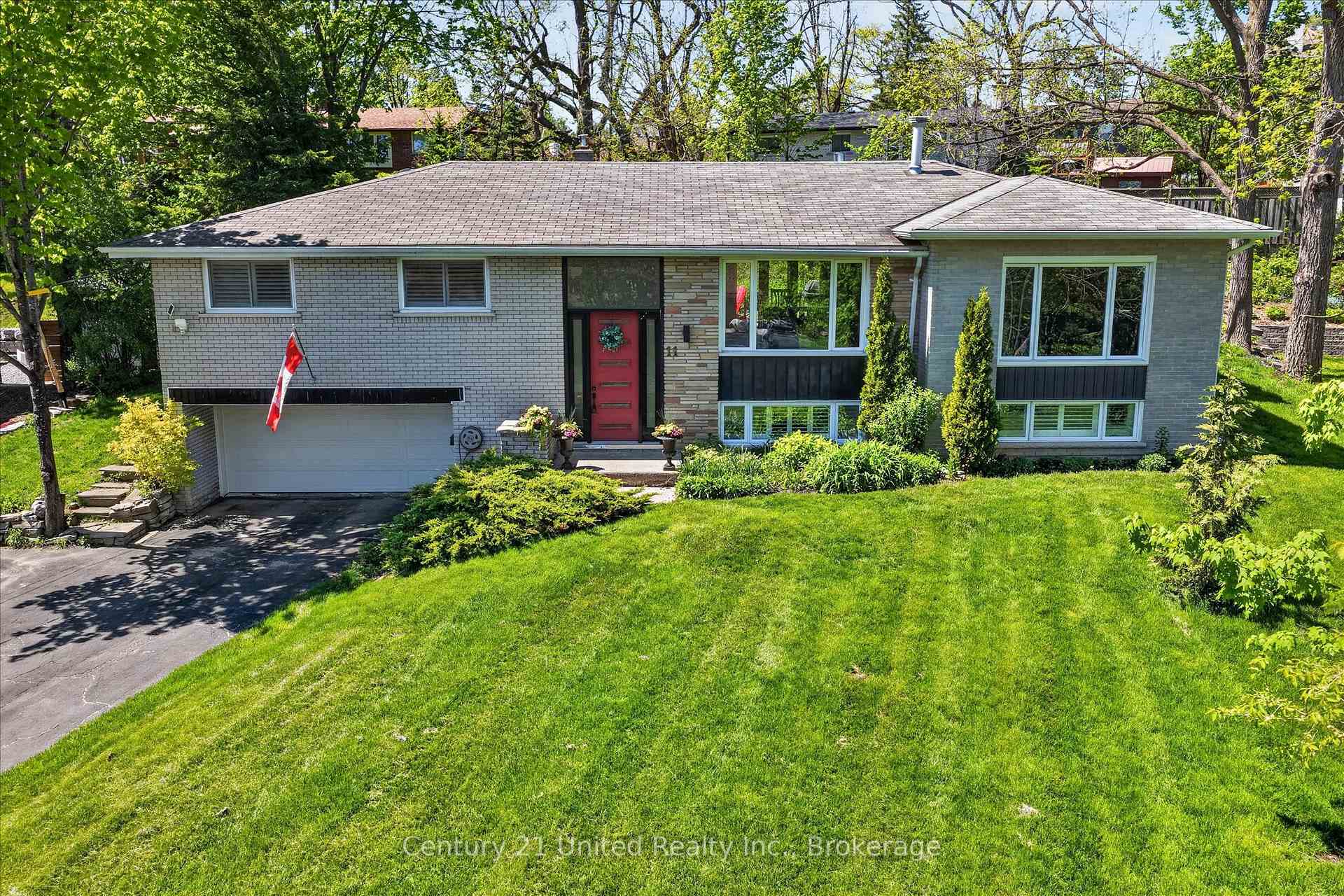 11 Crestwood Avenue, Peterborough, ON K9J 1M9 — Peterborough, Ontario
