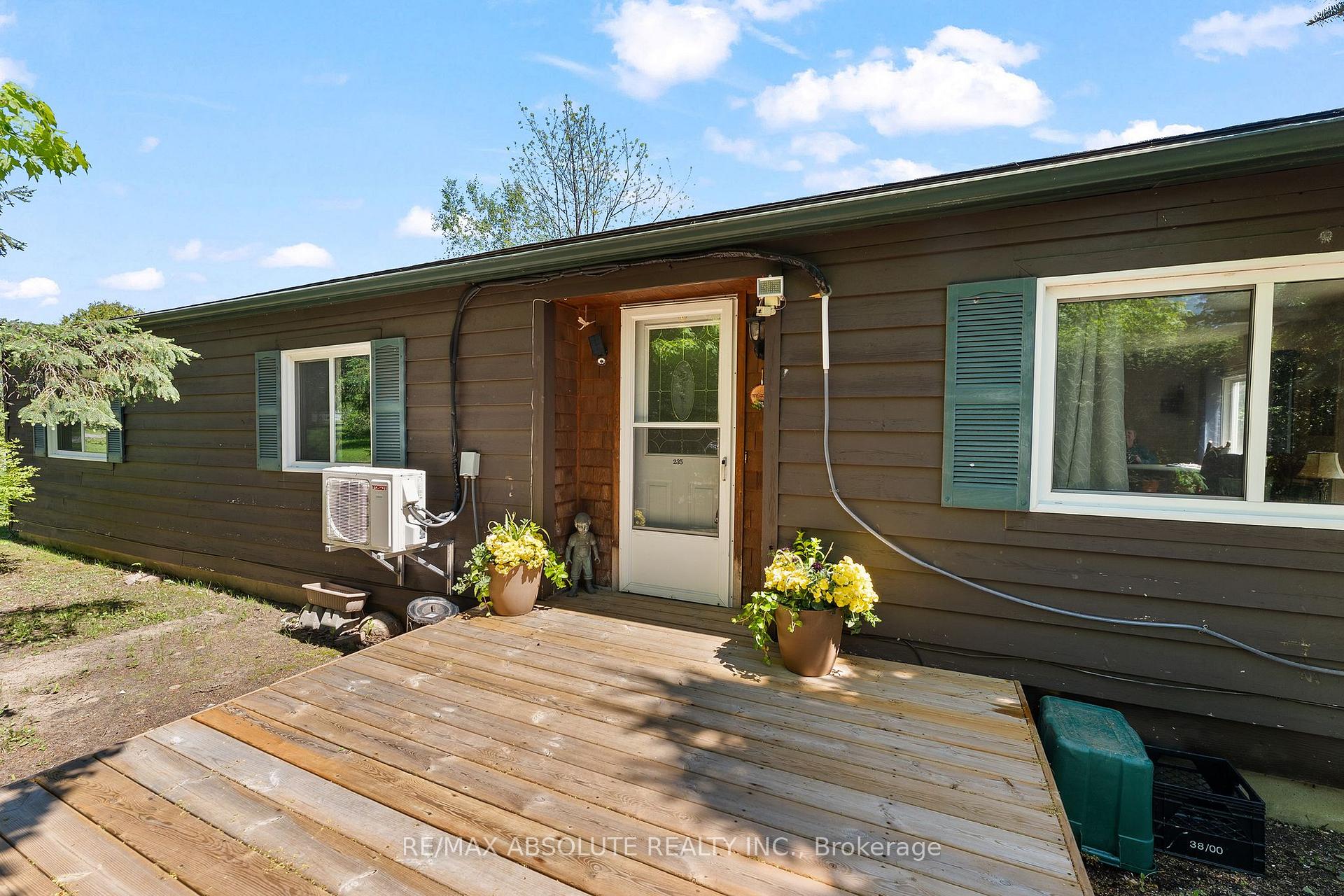 235 Poole Street, McNab/Braeside — photo 3 of 5